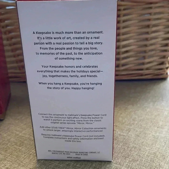 NIB Hallmark “Storyteller” Star Trek Ensign Chekov - Mirror Mirror Collection - Picture 2 of 2